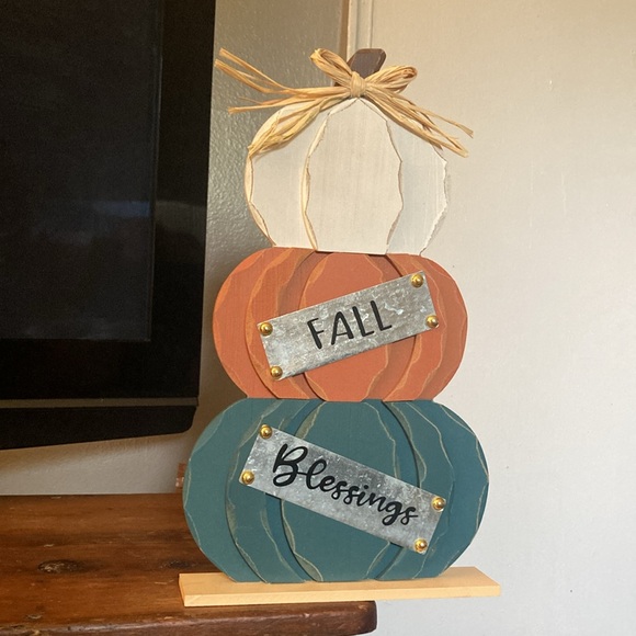 BNWT- Metal- Fall Blessings- Triple Stacked Carved Wood Pumpkins Sign w/ Base - Picture 17 of 17